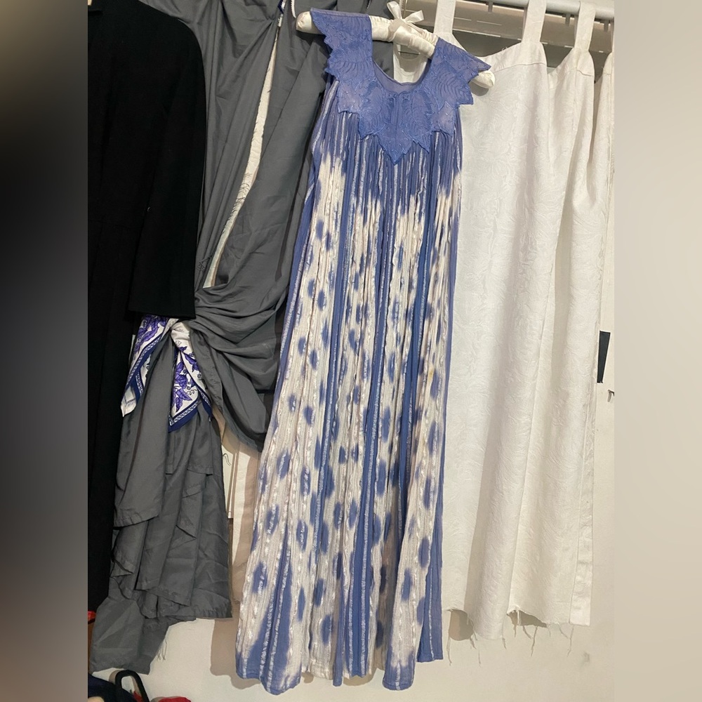 Beach dress.  Comfy scrunchie materials.  Periwinkle, Snow White, glistenings.